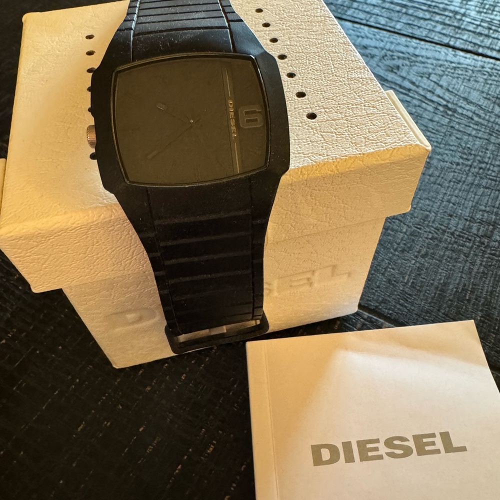 Diesel Young Blood Black DZ1384 Like New!
